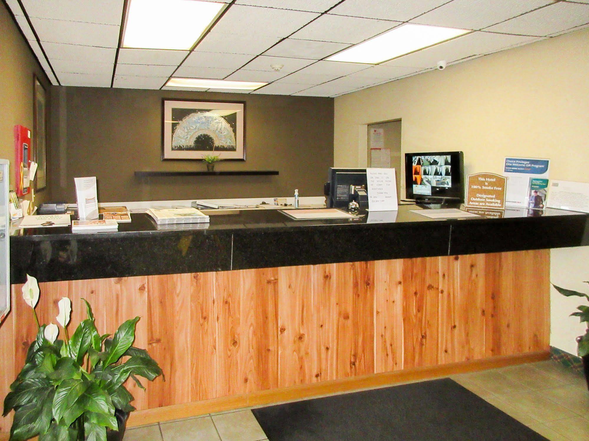 Quality Inn Fairborn Exterior foto