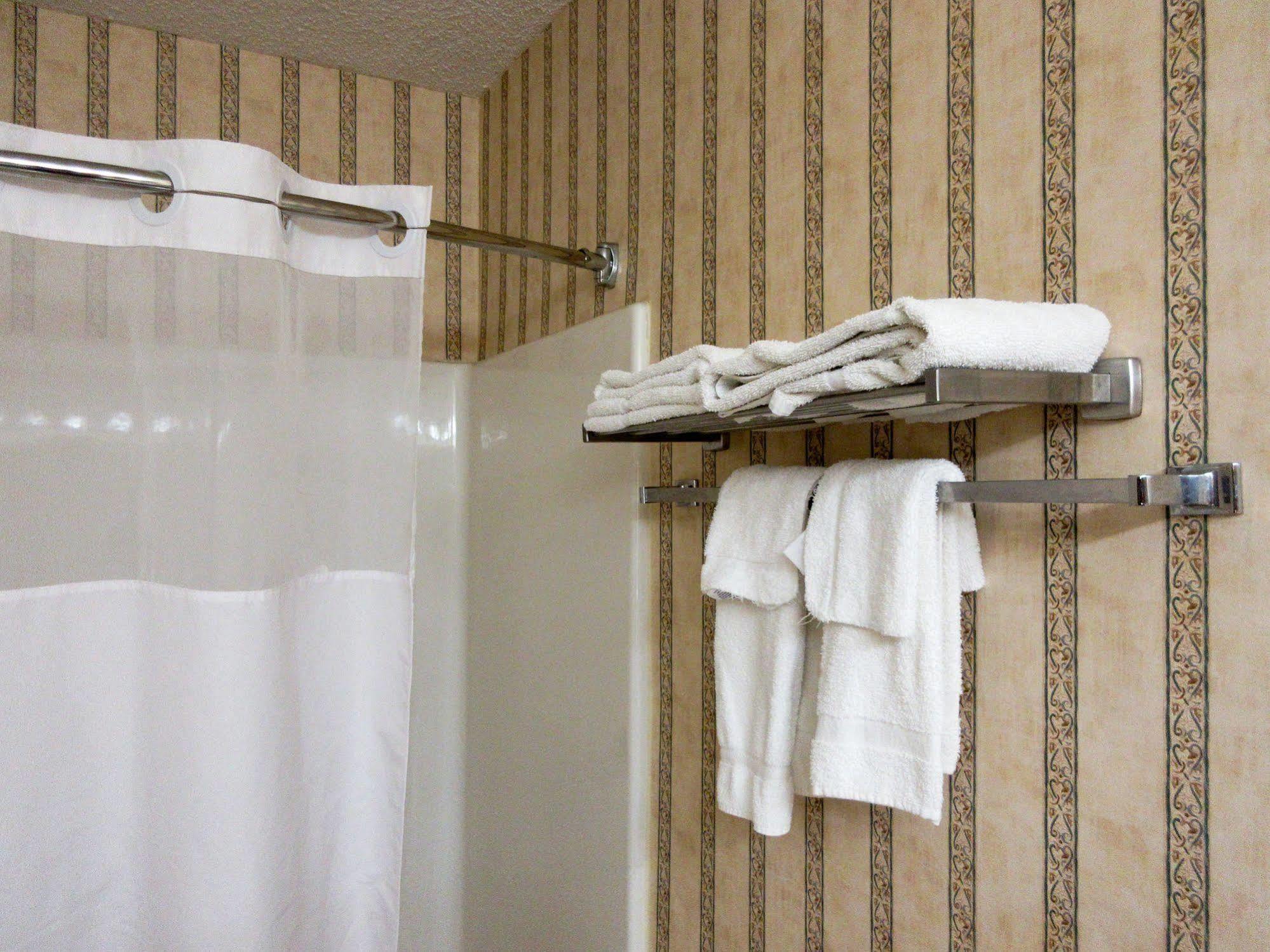 Quality Inn Fairborn Exterior foto